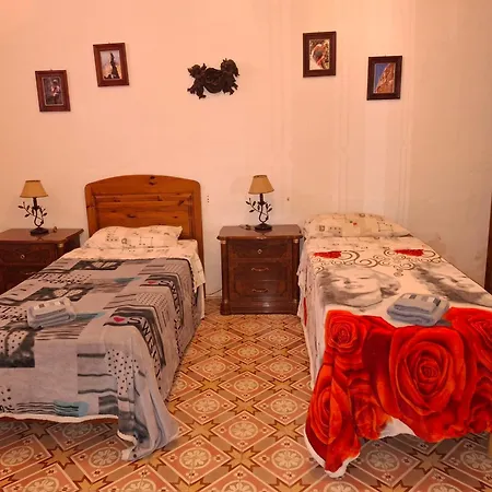 Vertical Climbing Malta 홈스테이 Qrendi